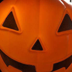 In the dark feeling ell hollows ween is in the night feeling hype seeing the moon at night just chilling with a mean ass