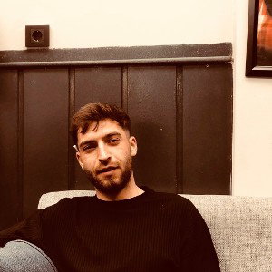 Emre Çiçek dünya döner
