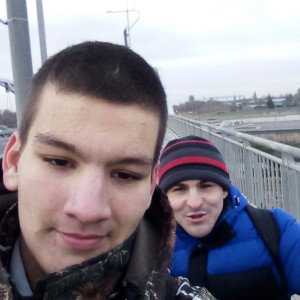 гоняю твою мамку на партале 