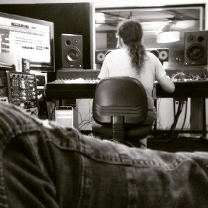 Dominick - Movin (DEMO)