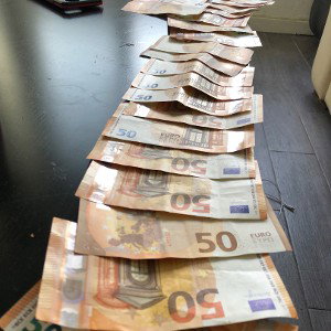MONEY (19:22:57)