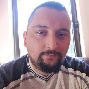 Glavom u Zid 
