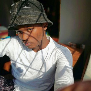 EmAxe_-_Lawn_Moer