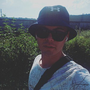 Би Фаер