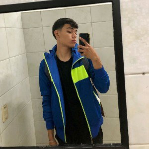Y aqui sigo