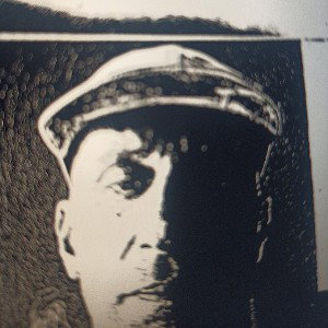 В тиши родного подьезда