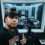 main
crew star