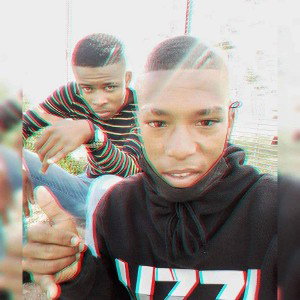 Junior entertainment 🎧📱😎
