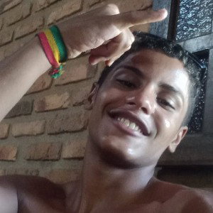 loira fazendo tormento